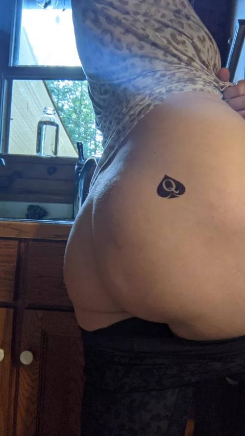 After years of me finishing too quickly and not being able to fill her up properly, she's taking matters into her own hands. by ironman11111