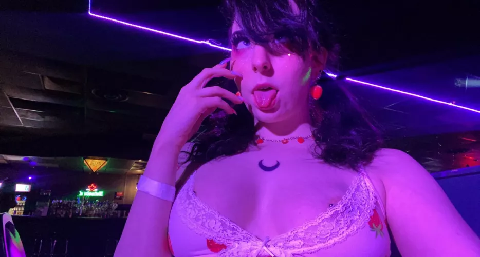 Ahegao at the club <3 by sourbxtch