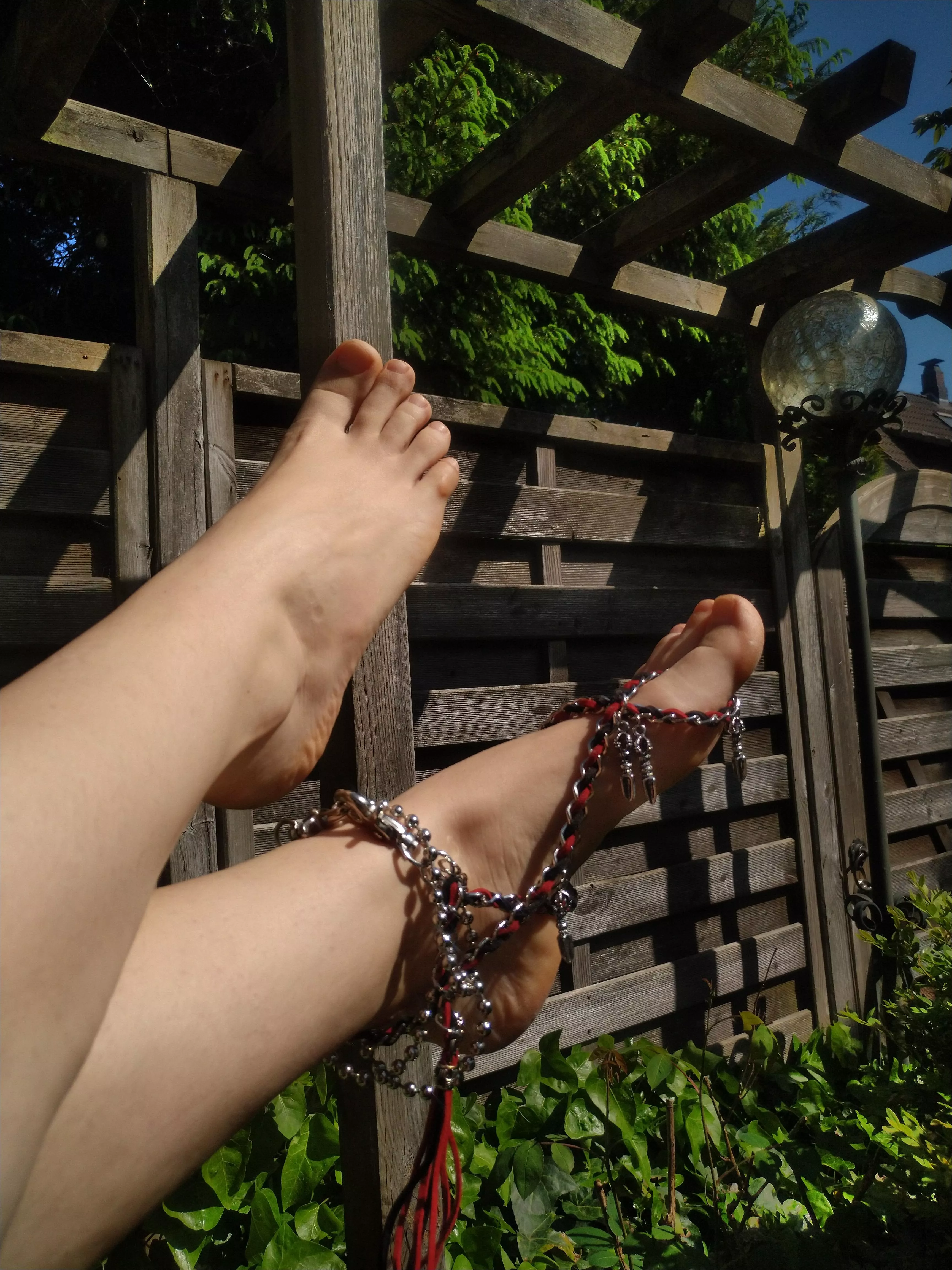 Aiming for sky, but wishing to be caught by your lips posted by DioriWulf