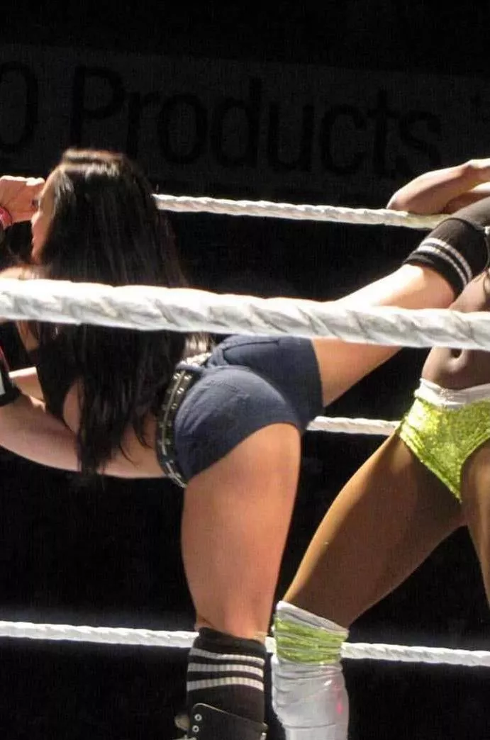 AJ Lee 😋💪🍑 posted by Elizabethann0206-1