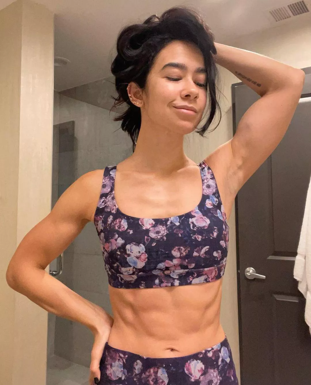 AJ Lee 💦 posted by throwawayacct459