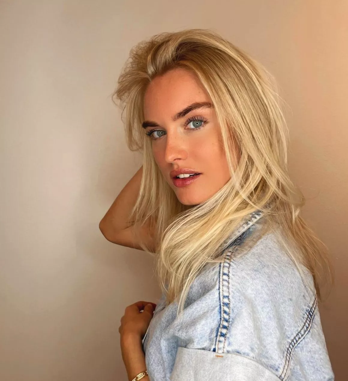 Alberte Valentine posted by nelson2k