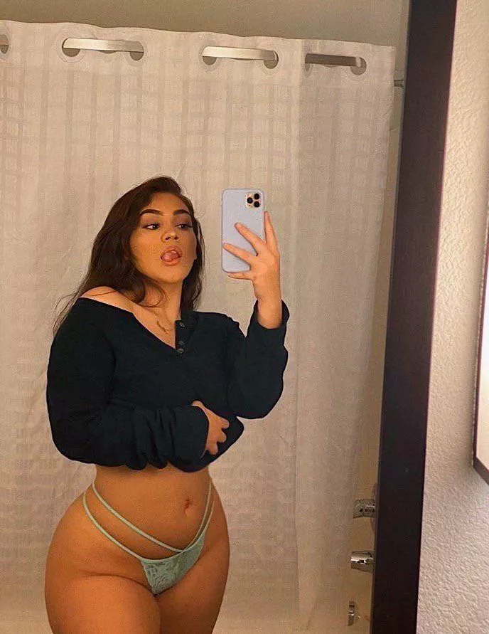 Alessandra (@itsalessaxo) [Instagram] posted by workthispussy_