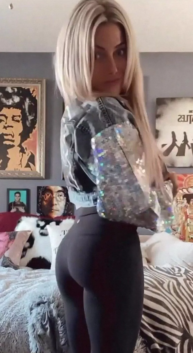 Alexa posted by Lincoln2347