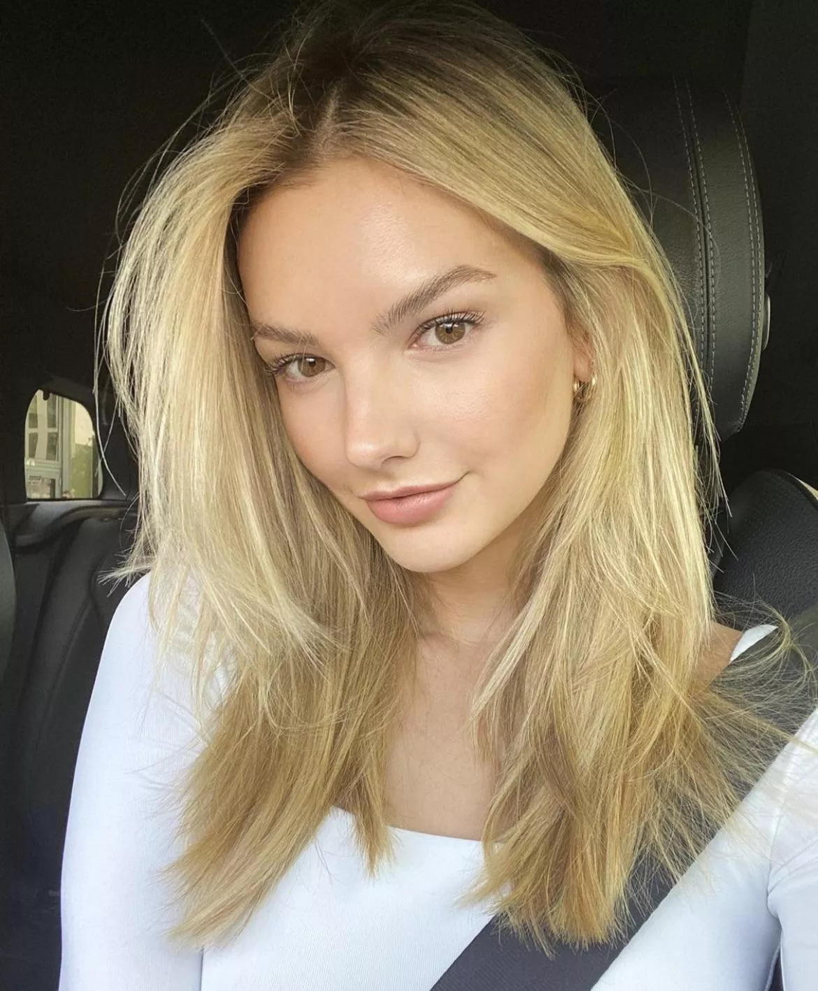 Alexandra Baron posted by alejour