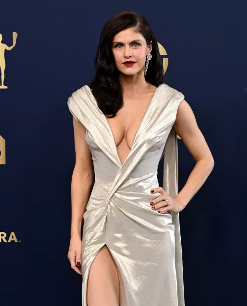 Alexandra Daddario by Yeeeeeftb