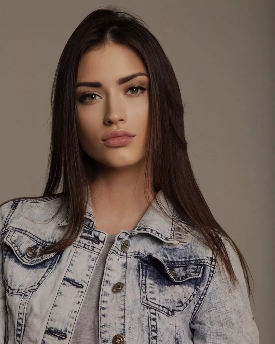 Alexandra Kosheleva posted by SineQuaNon001