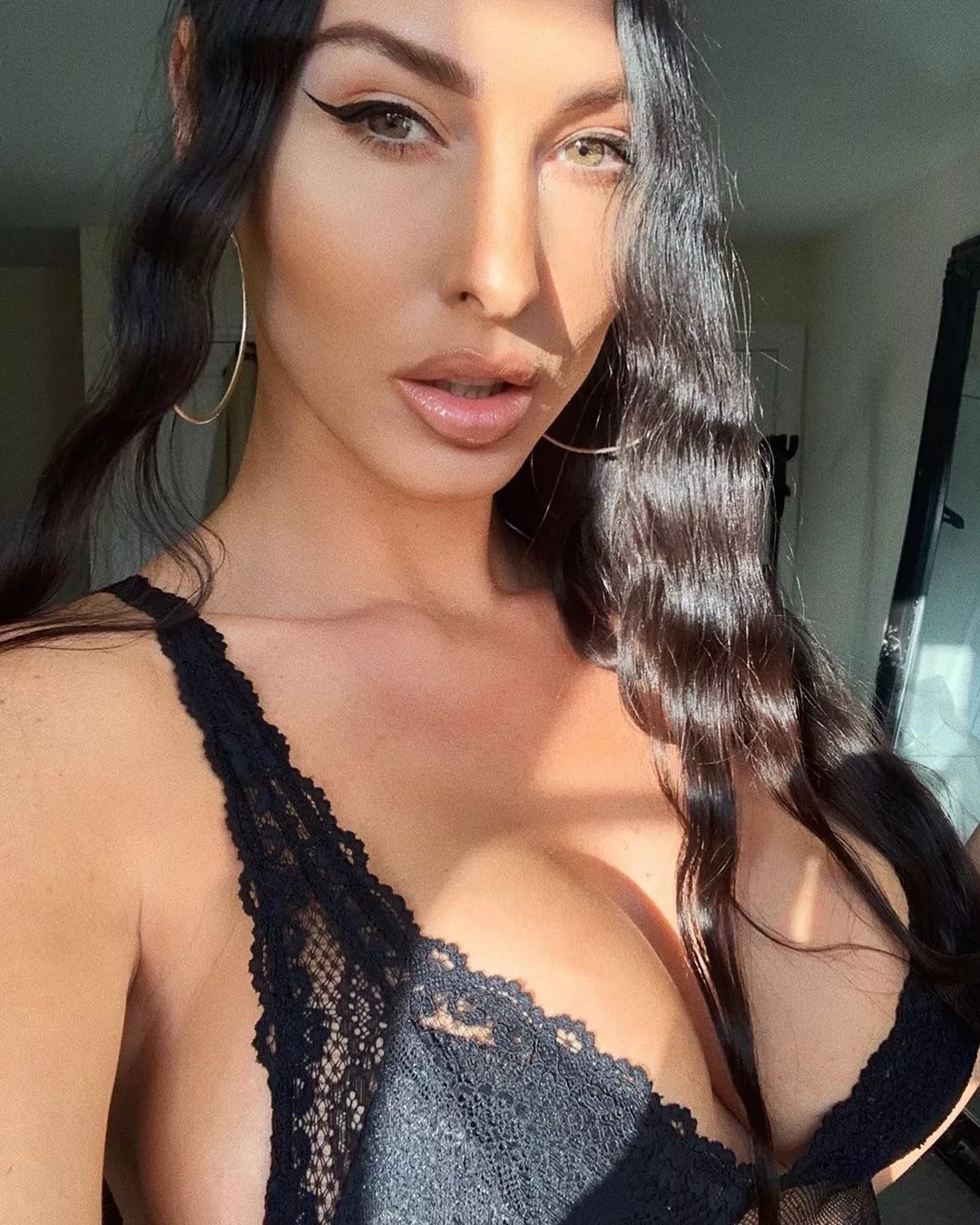 Alice Goodwin posted by snipke