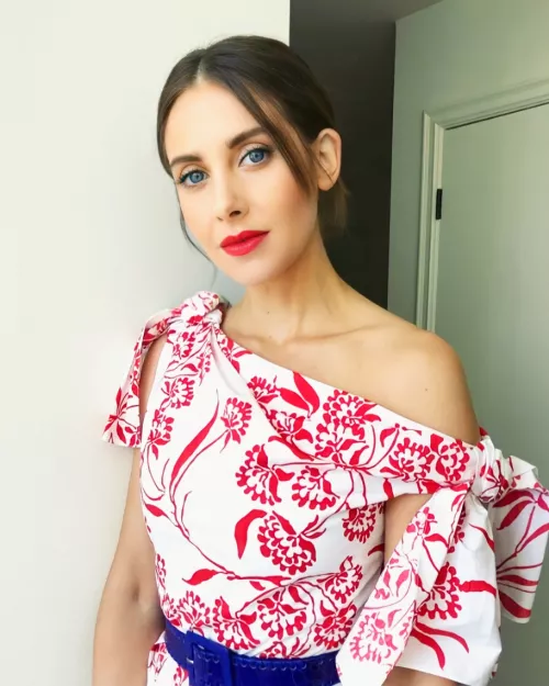 Alison Brie by littlea_adderall