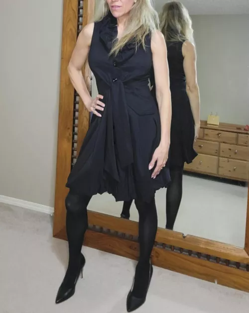 All black. 🖤 by sunseekgirl