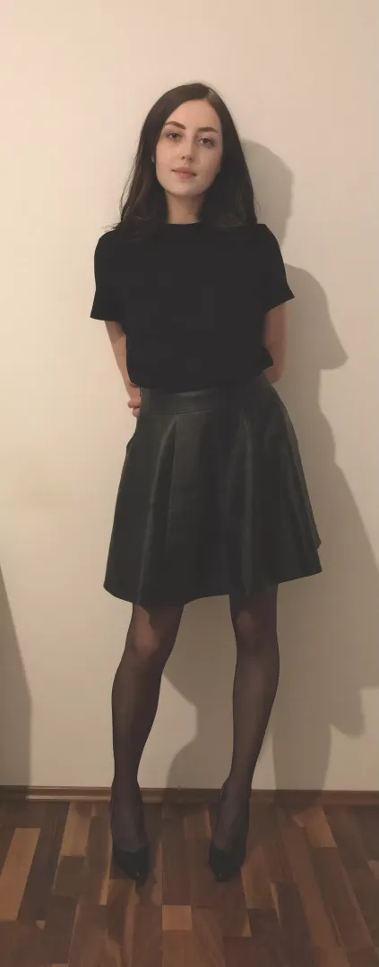 All black 🖤 posted by dantediana2