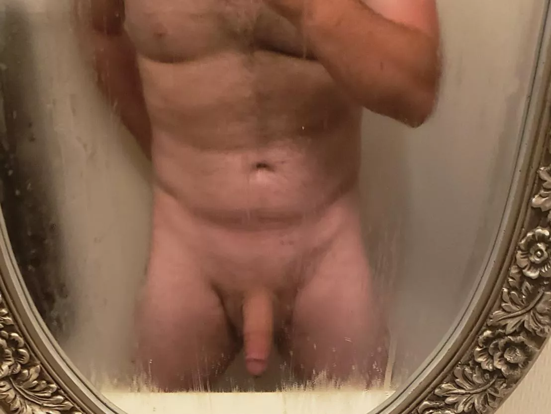 All clean after my shower posted by morethanhalfafoot