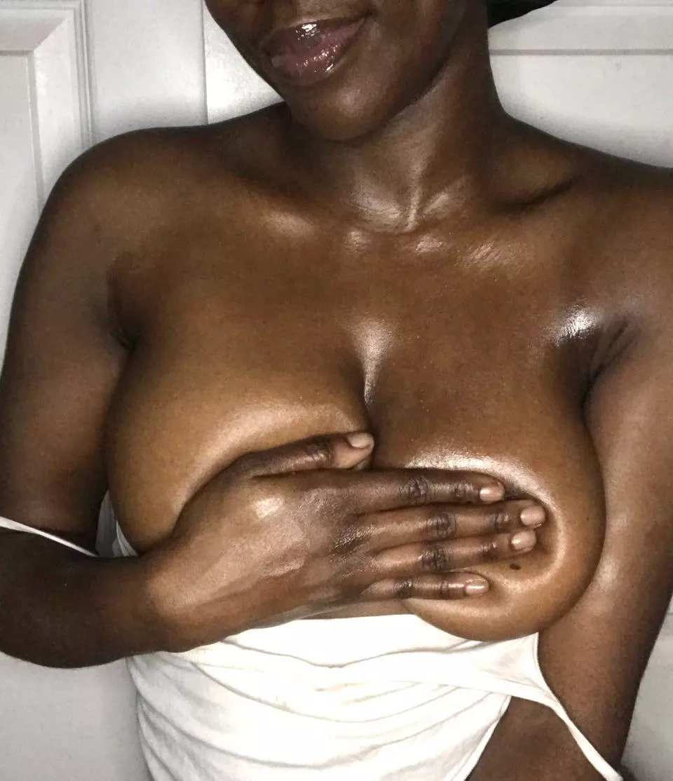 All (cocoa) buttered up :) [F] posted by Praashr