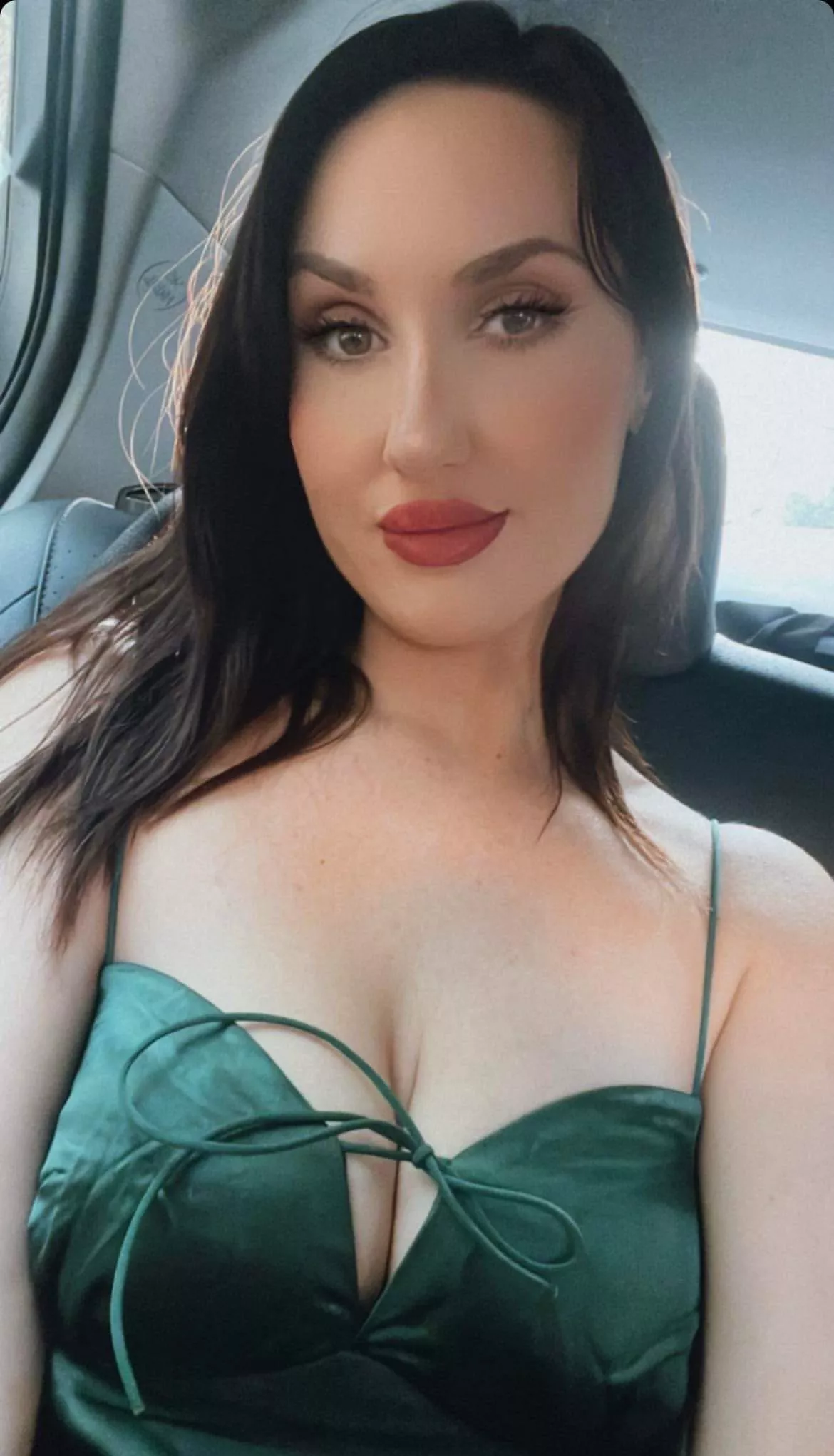 All dressed up with no where to go 💚 [F] posted by FlightAttendant69