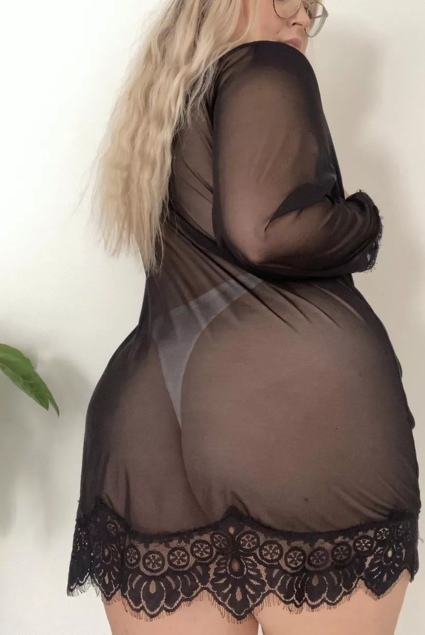 All my weight goes to my ass posted by cheeky_yelo