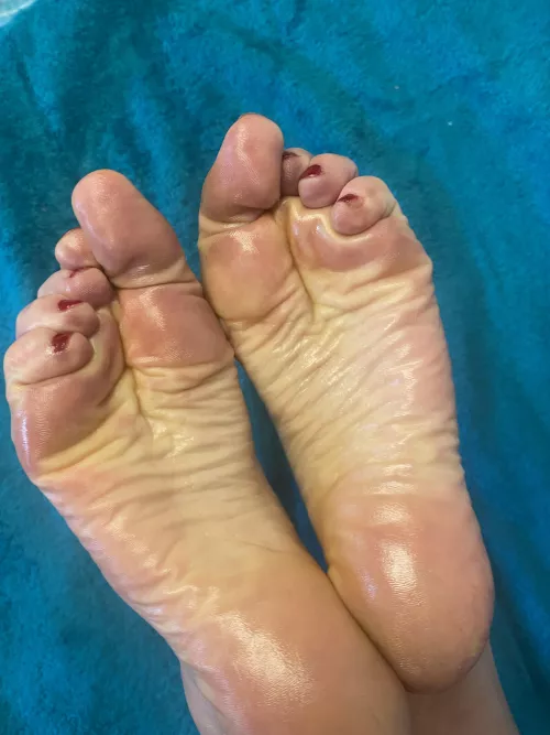 All scrunched up! by Taylormayberry21