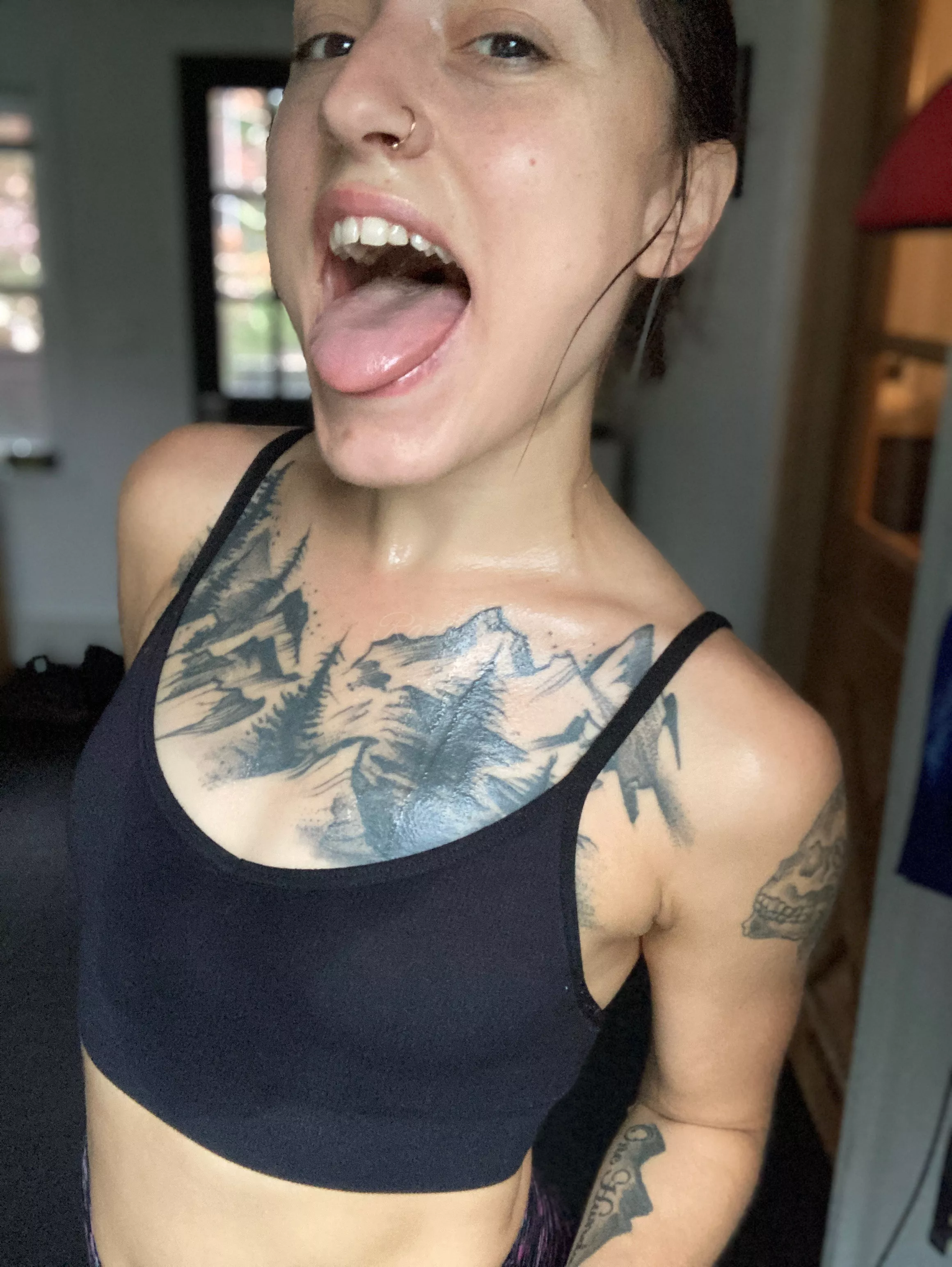 All sweaty 🥵 [f] posted by racheloliviaxo