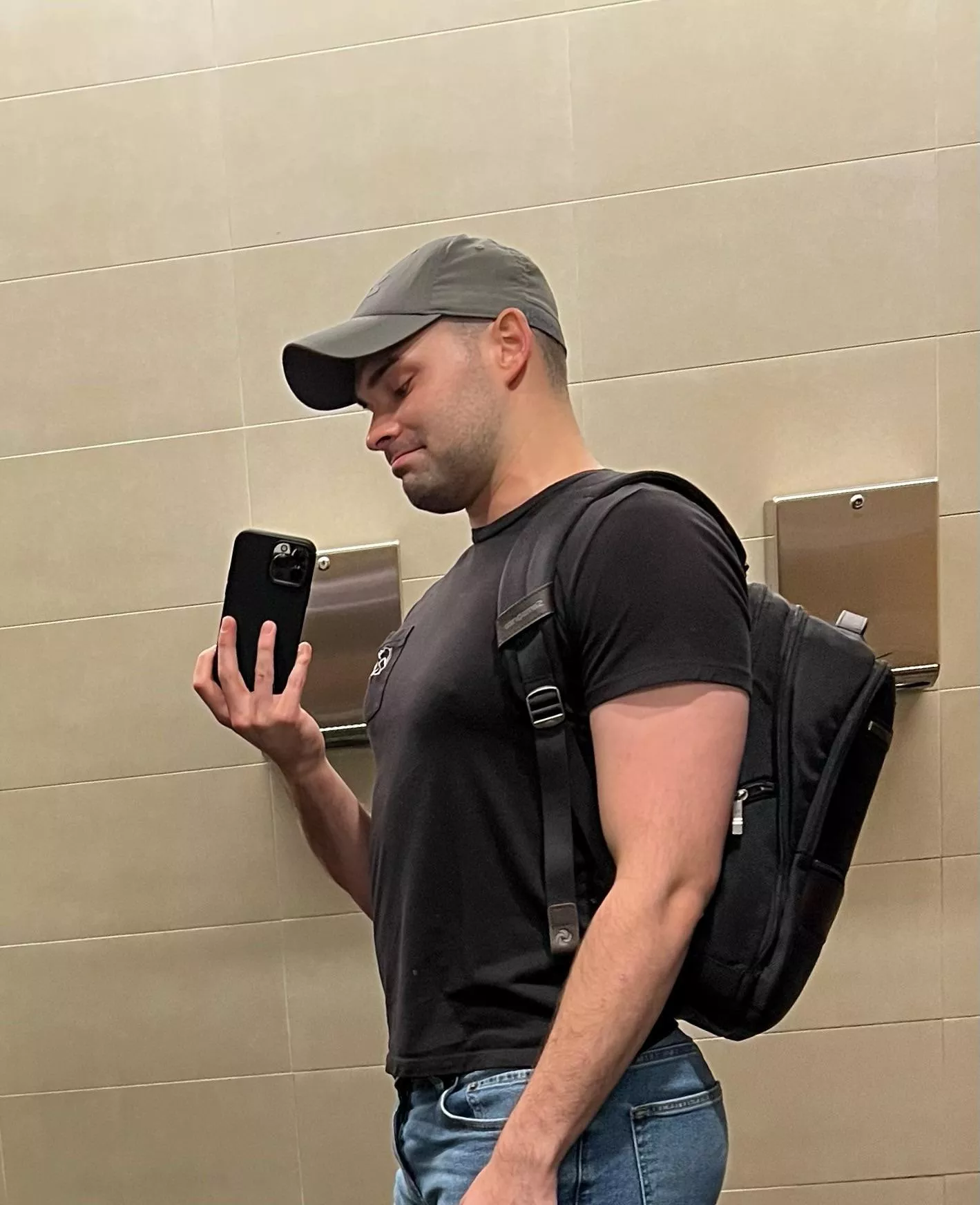 All those evenings spent at the gym are finally starting to show. 🥹 posted by noirwrenn