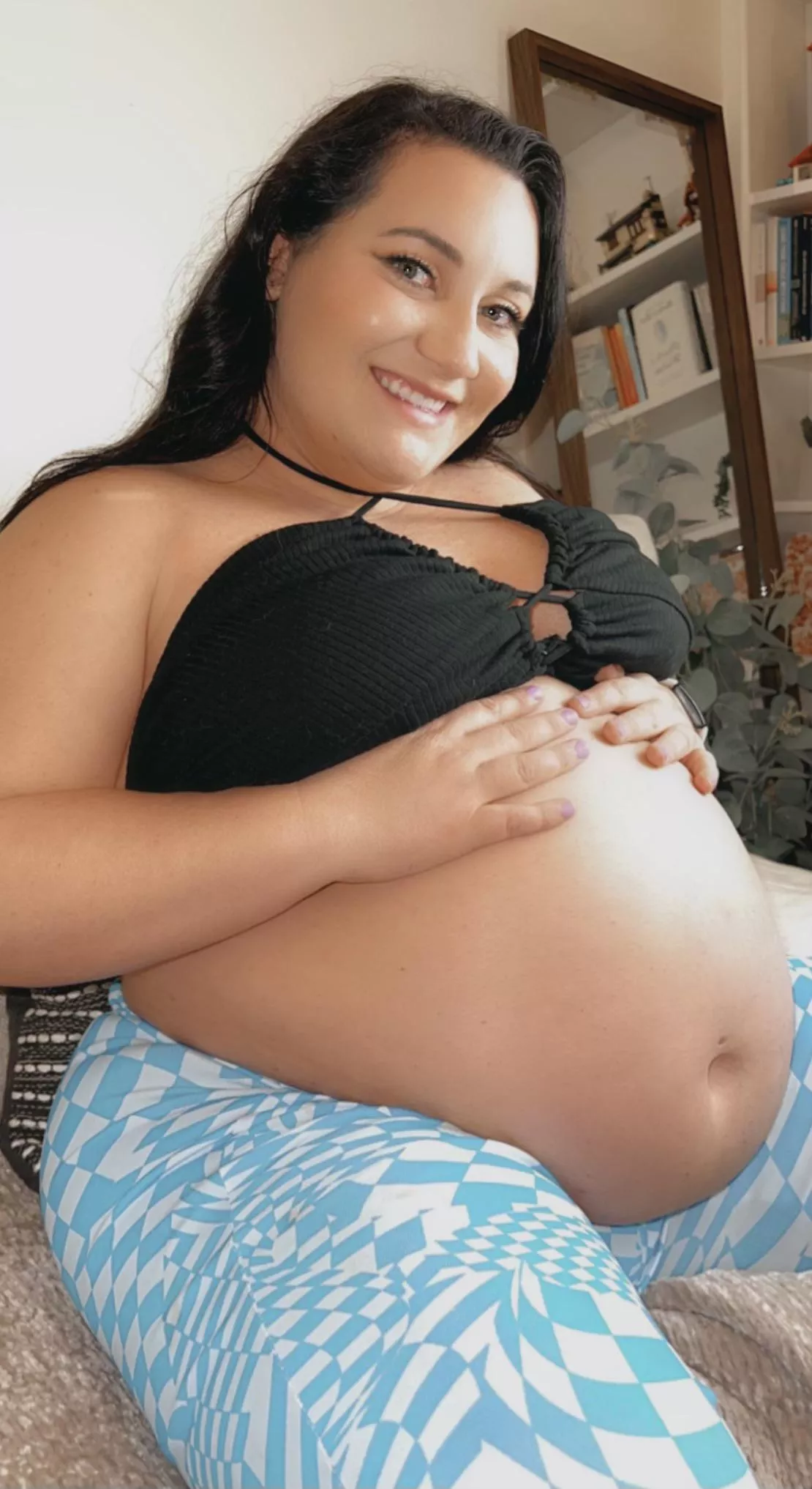 Allllllll belly 🖤💙 posted by curvagecaseyBBW