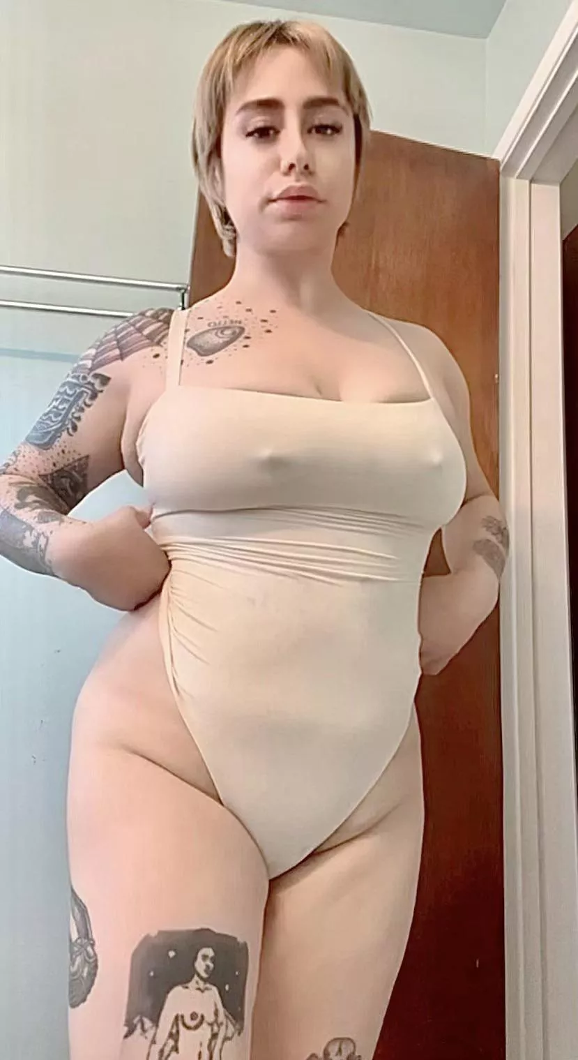 Almost a nude ;) posted by mariejaneee