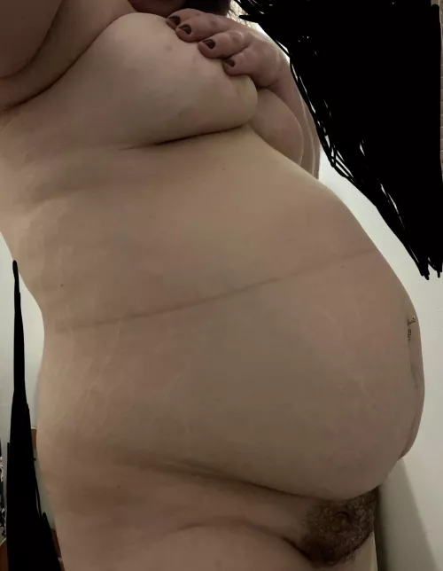 Almost looking pregnant by Bubbly-Chance8757