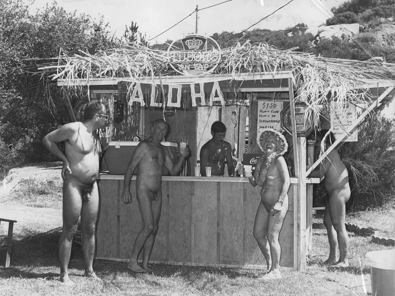 Aloha bar ($1.50 for a R&C) posted by NaturistPictures
