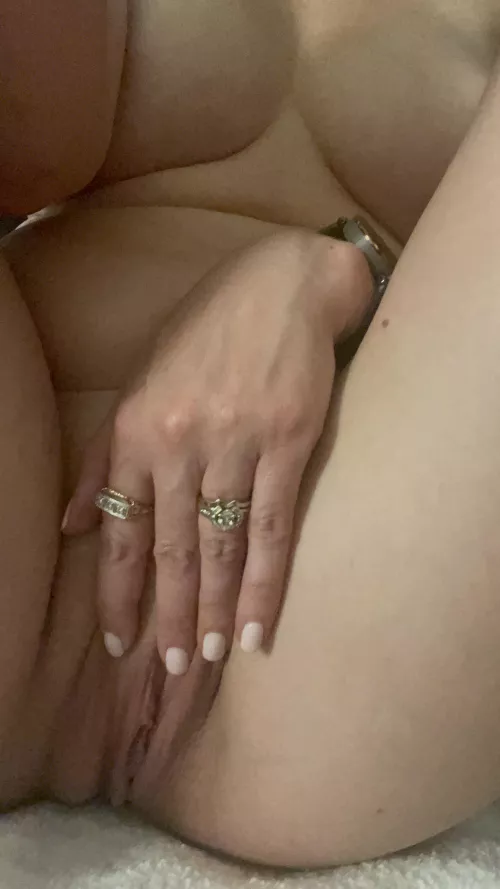 Alone in Chicago by OmgBeckyItsFelicia