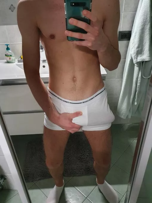 Alpha material? 💪🏻 posted by Hungaussiedude