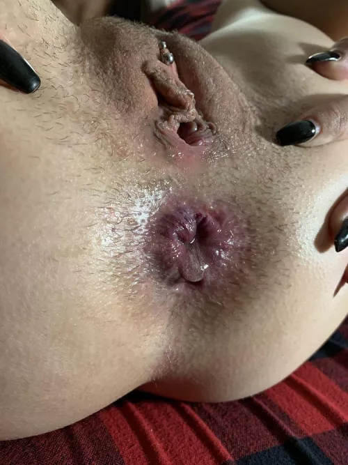 Alright. Who’s lickin this creampie by hotWIFEhardGLOCK