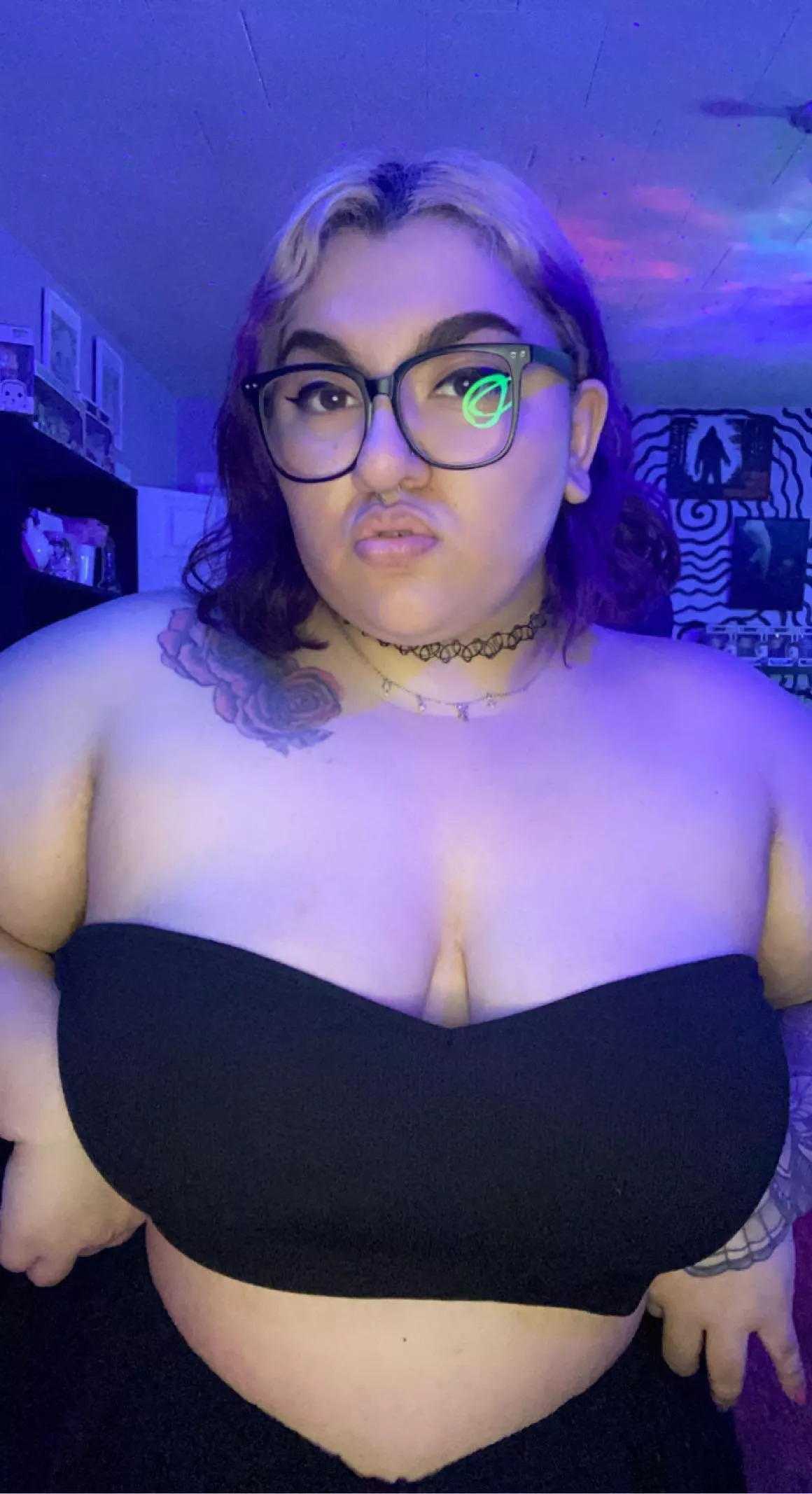 Alt latina vibes 💜💕😜 posted by Long-Pie409