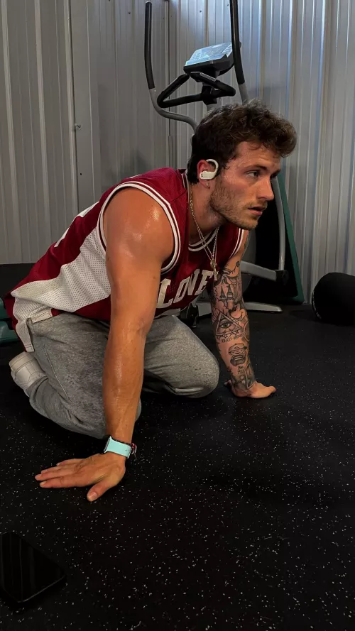 always a good time at the gym😜 by JackKegz