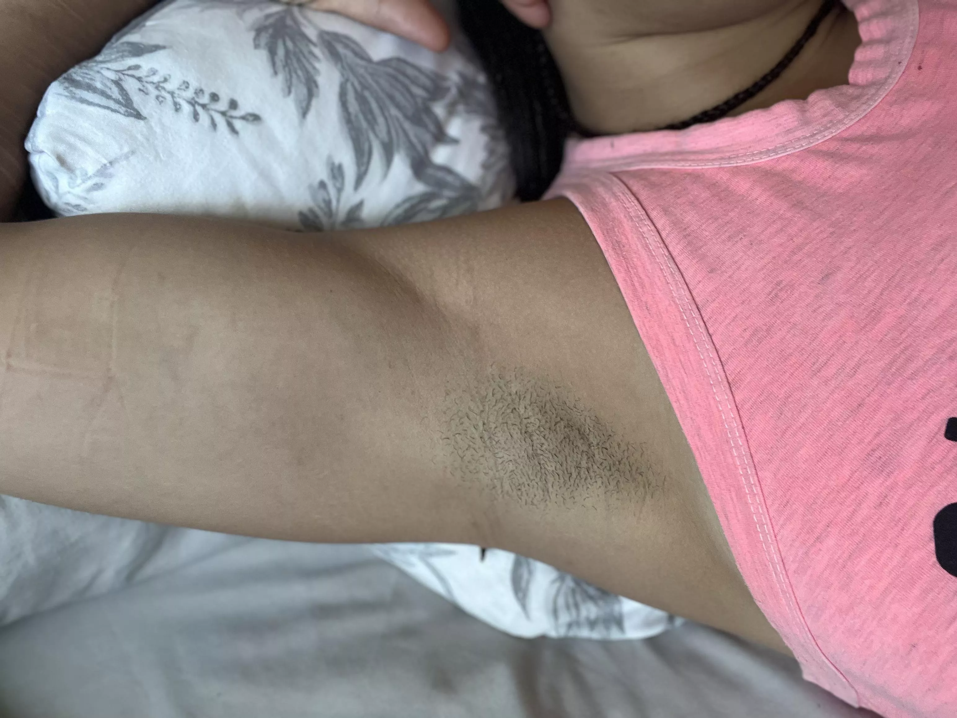 Always a lil bit of hair under there! Hey to whoever sees and enjoys this posted by itsmedixie