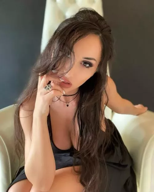 Always available for sex hardcore69,blowjob,bareback,cowboy,backshot anal,and anyotherfantasy you may like message me on snapchat:ade-lla20 by aderdarrrrr