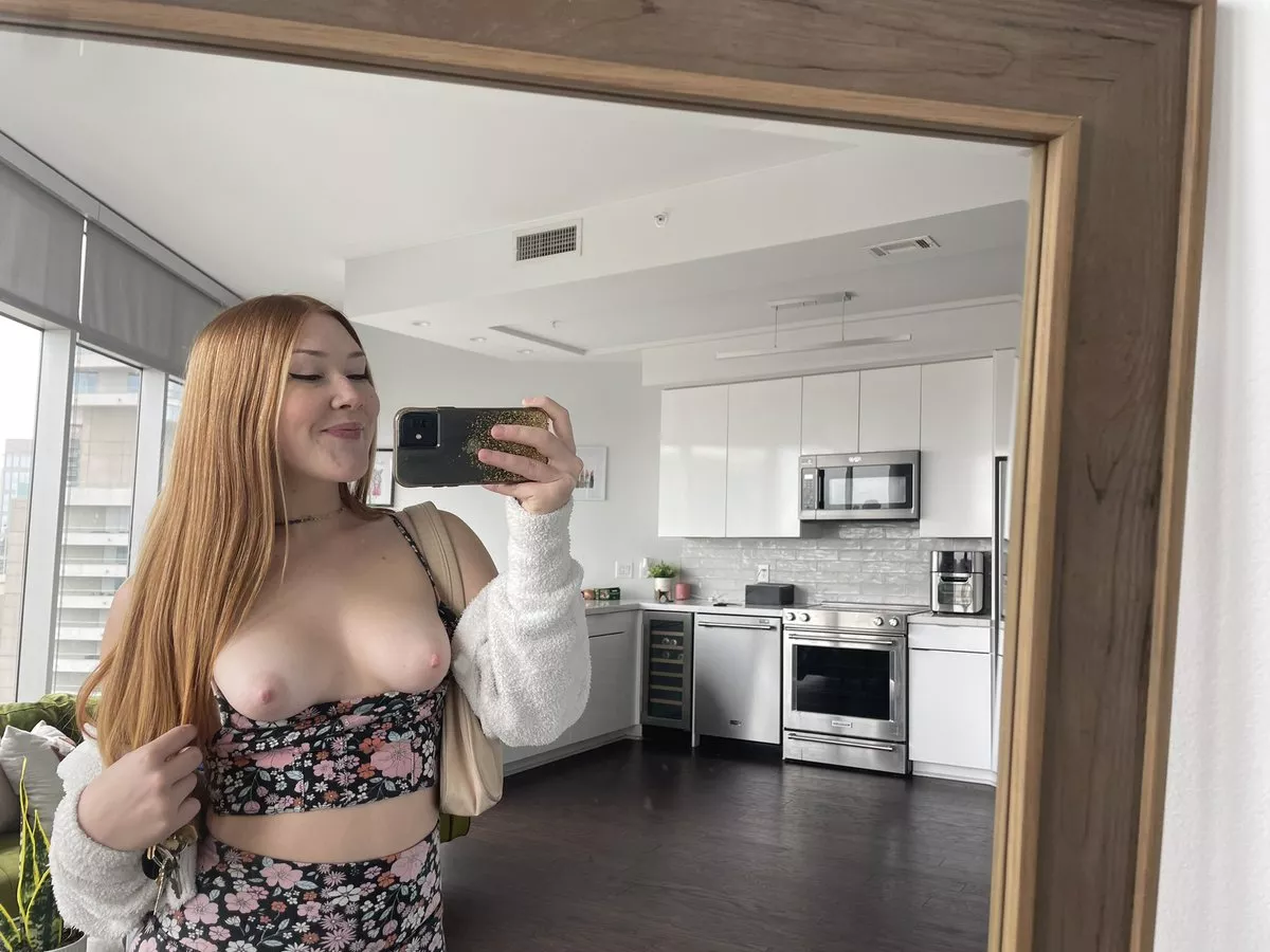 Always in the mood to flash you 😈 posted by TheHarperRed