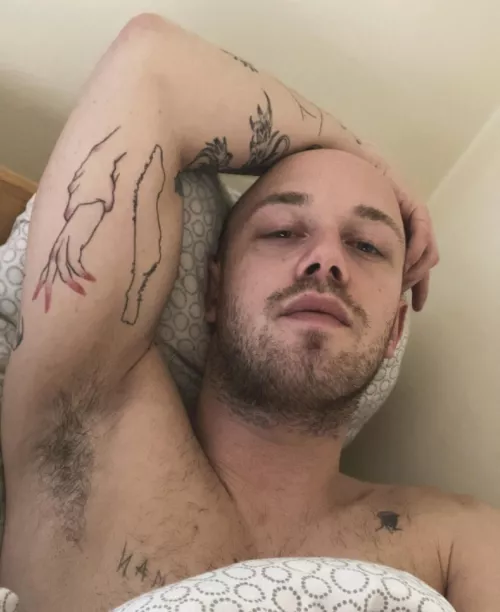 always the horniest person in the room 💪🏼 by peachfromserbia