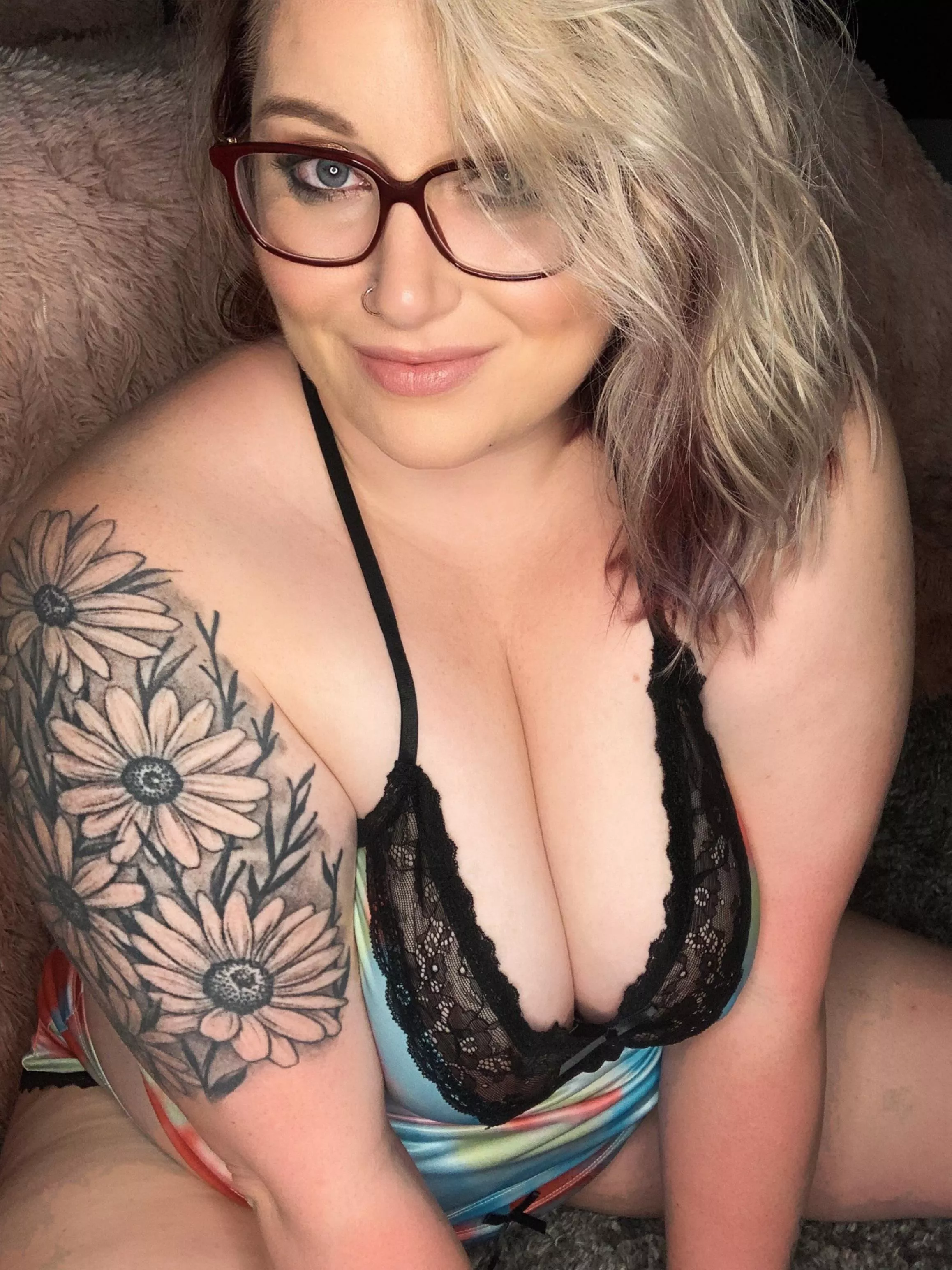 Always up to no good 😈🎥 Click that link in my bio to see for yourself 💦🍌 posted by blondemilfx