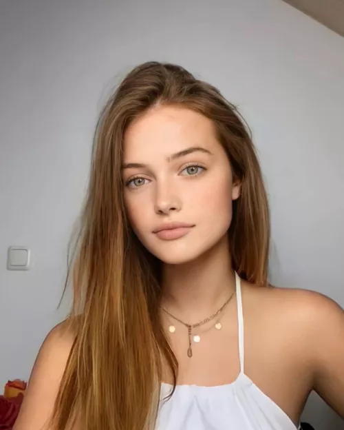 Alyssa by Tomatoflee