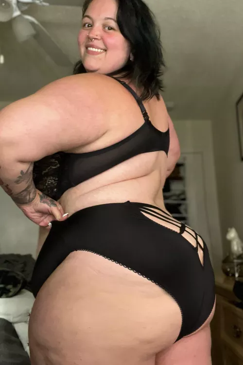 Alyssa is waiting for you…👏🏼🍑 by Alyssapissprincess