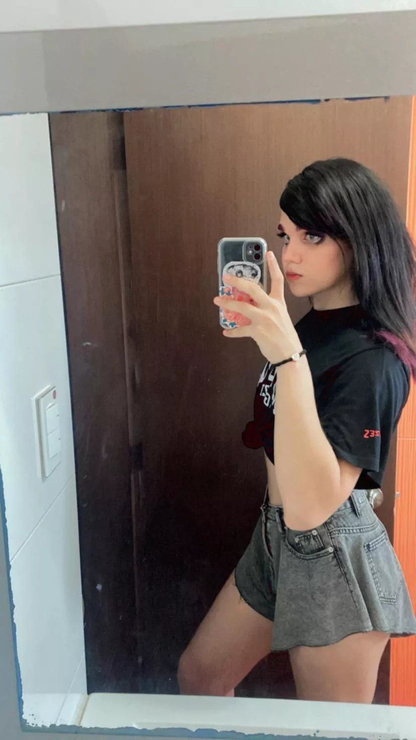 am i cute? 🥺 posted by samaramagica