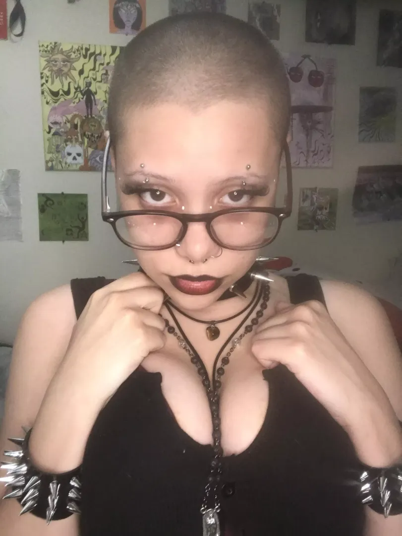 am i cute enough to be your bald goth gf? by pr3ttyd3adgirl