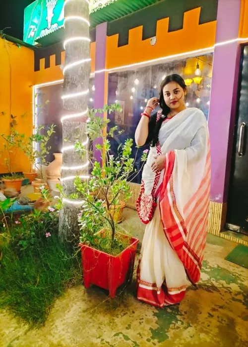 Am I cute? (f) by Sensitive_Mixture117