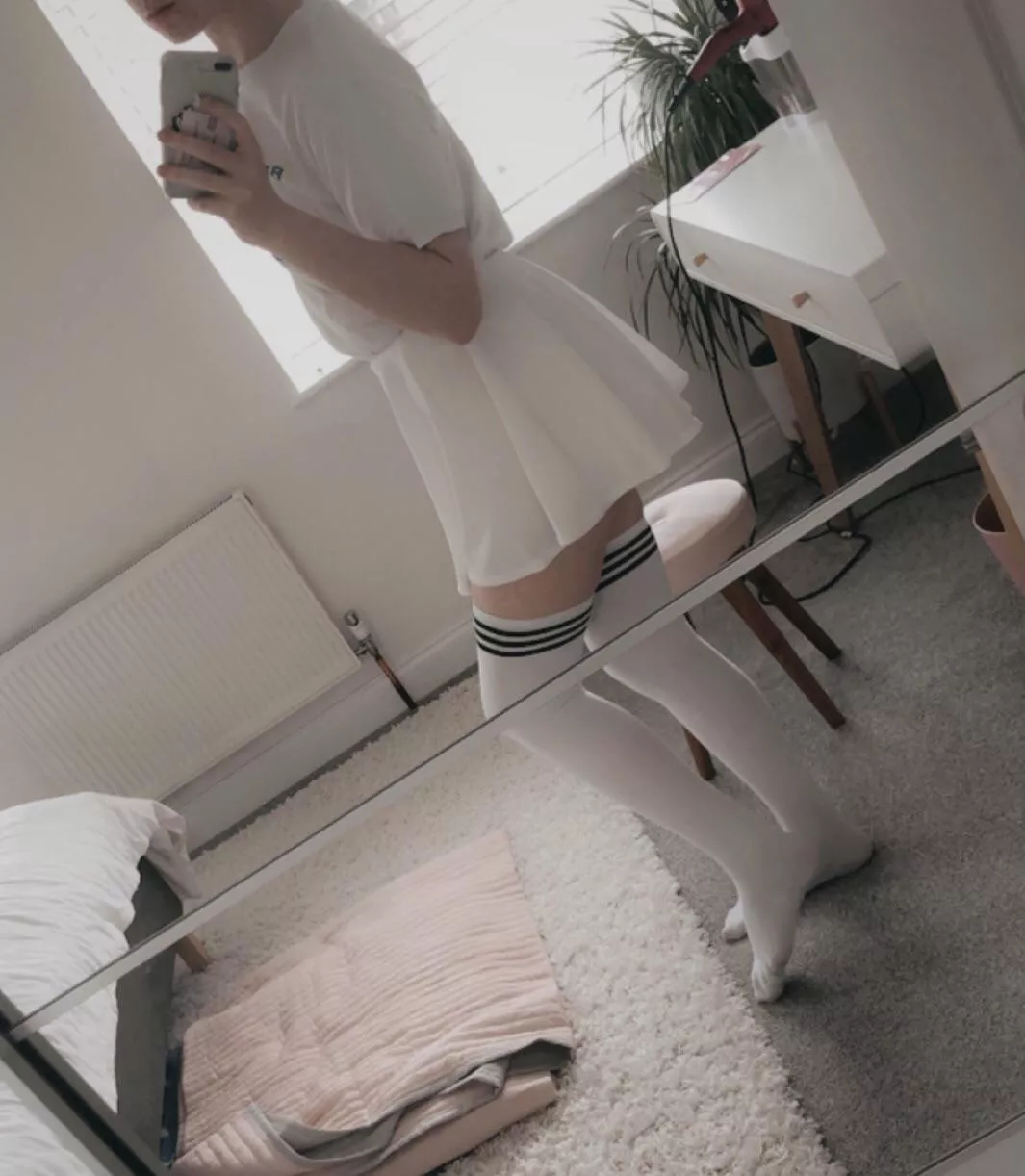 Am I cute in white? 🤔 posted by Subject_Okra_925