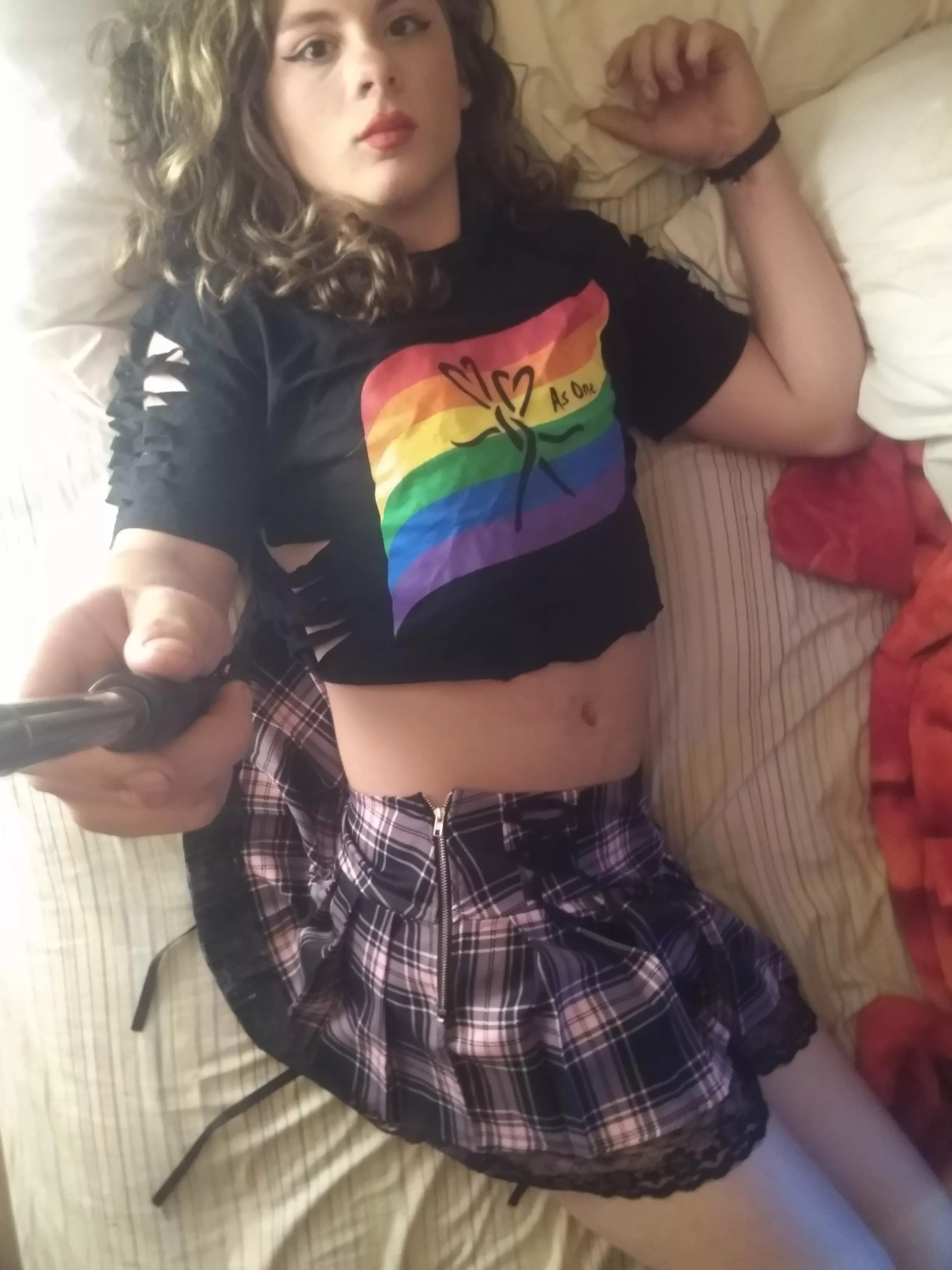 am I cute 👉👈 posted by Desperate-Ad579