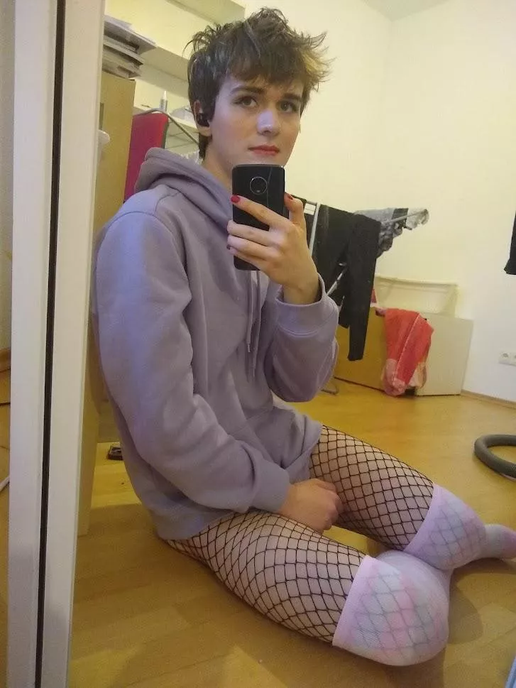 Am I cute? 🥺 posted by RushingLemming