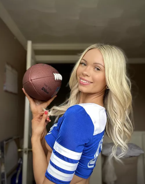 Am I girlfriend material by Revolutionary-Pen-21