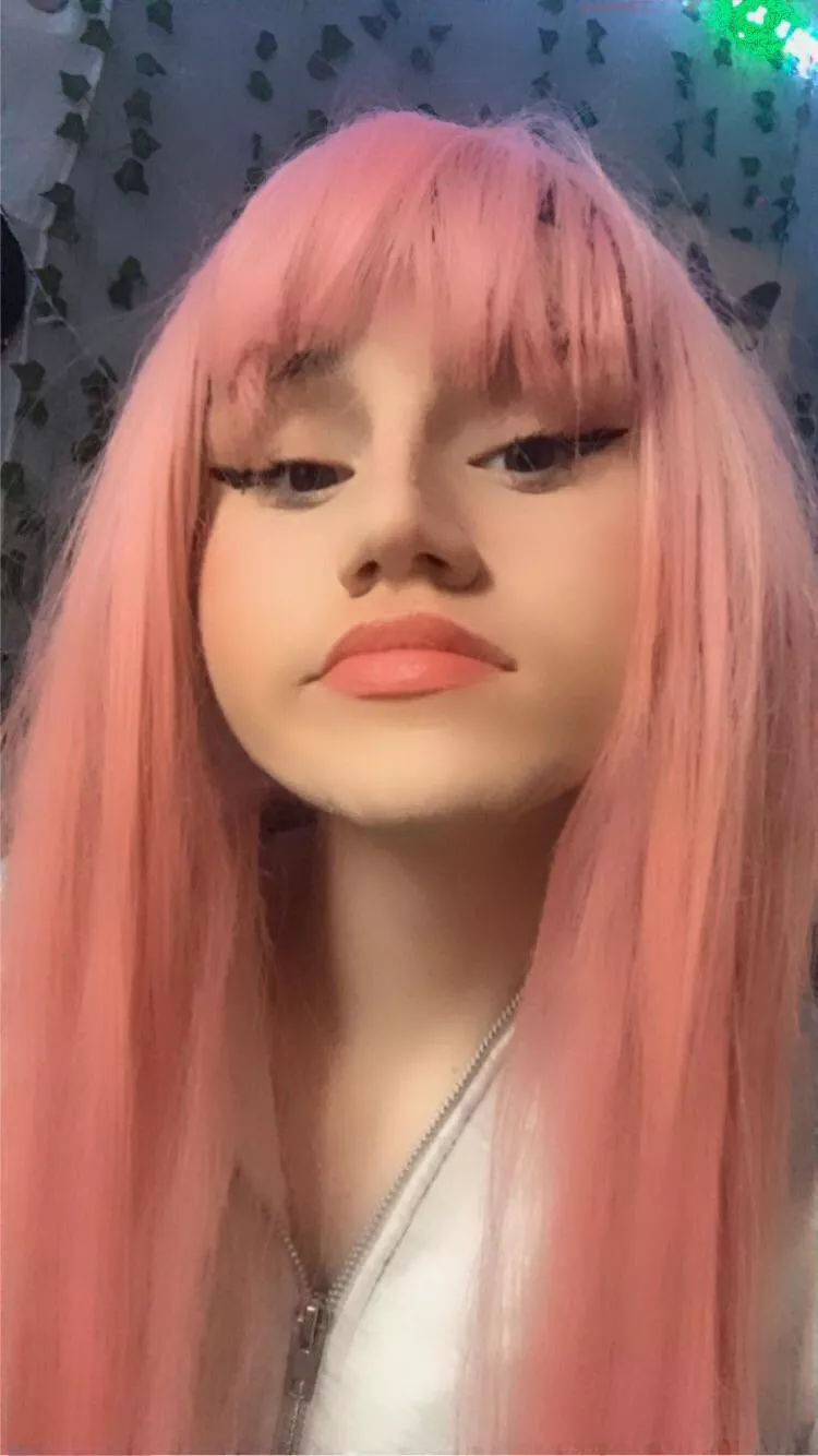 Am I pretty 🥺 posted by FemboyOwO_