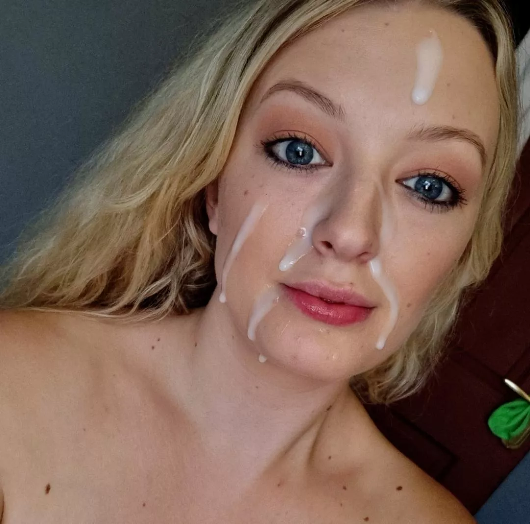 am I pretty enough to be your cumslut?😈 posted by LoveSuckingCouple