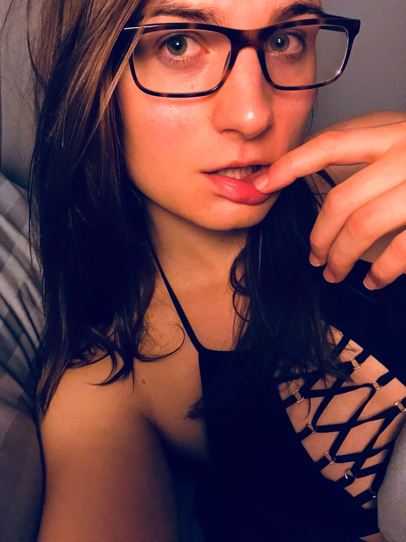 Am I pretty enough to suck your cock even without makeup? posted by AvaShade