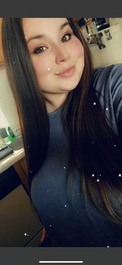 Am I pretty? I know it’s not a belly pic sorry lol by According-Try-8005