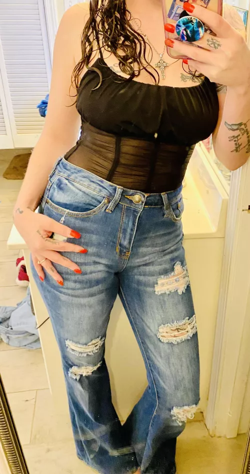 Am I still hot even though I’m a milf? by Mariesnaughtysecret